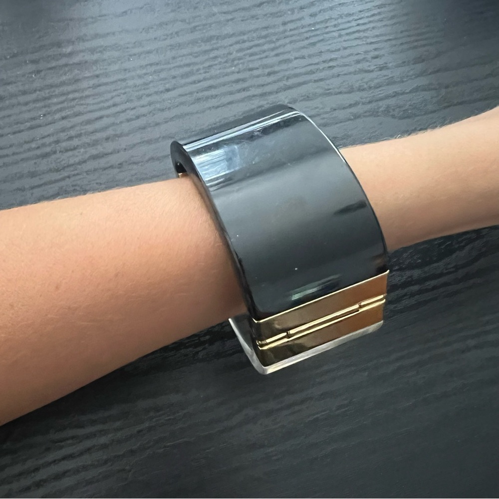 LUCITE BANGLE